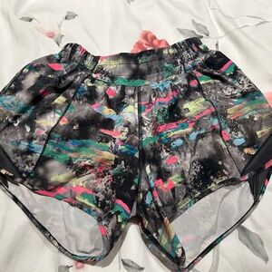 Lululemon Hotty Hot Shorts Size 4 EUC